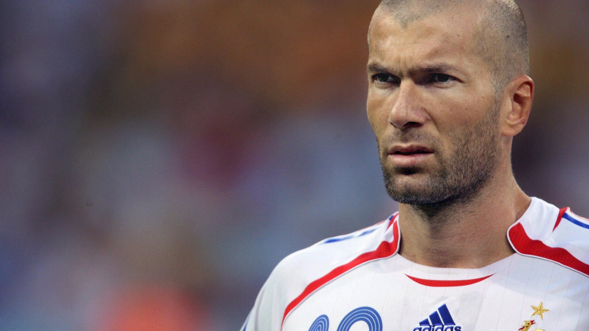 库里势不可挡惊艳赛场,巴黎圣日耳曼未来可期